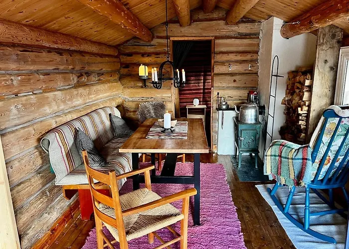 Fiskebu At Flaksjoen