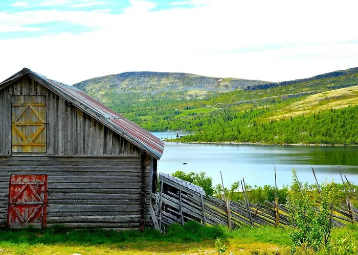 Fiskebu At Flaksjoen